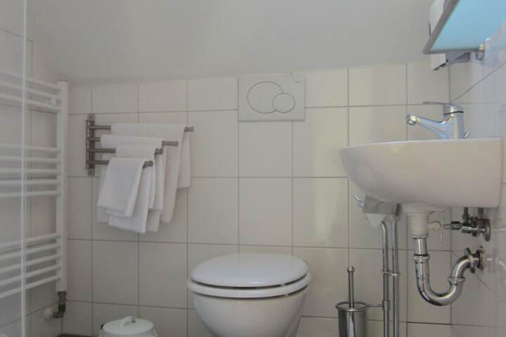 Room 19 of 38