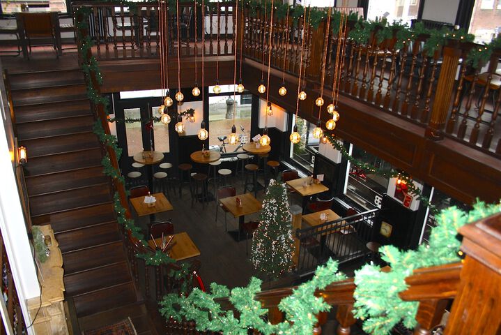 Dining 14 of 35