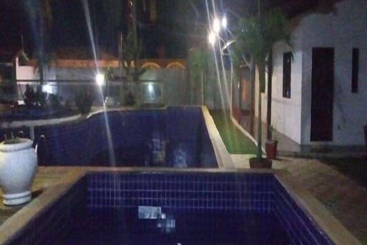 Pool 6 of 12