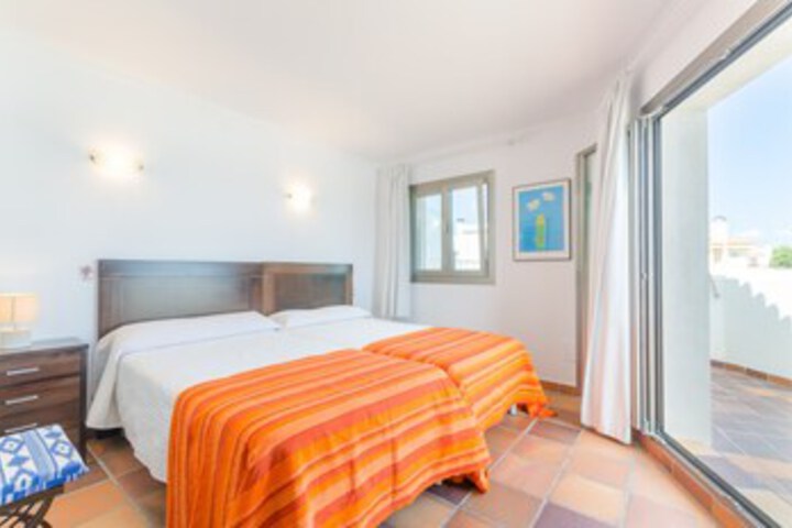 Room 45 of 62