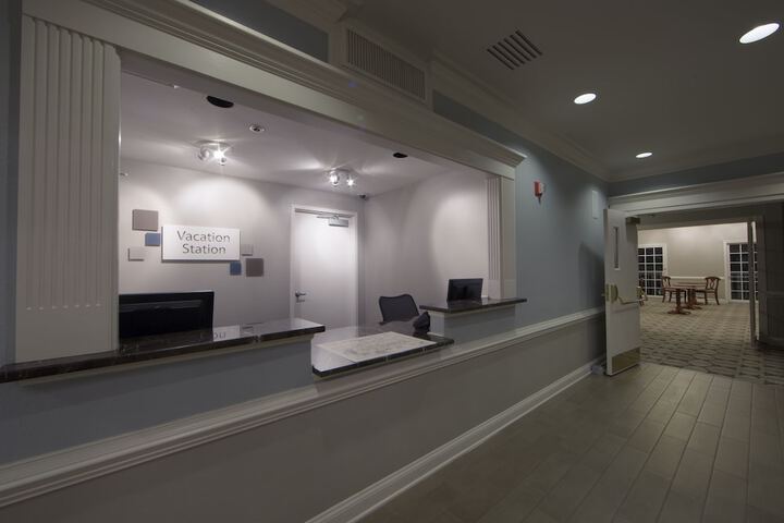 Lobby lounge