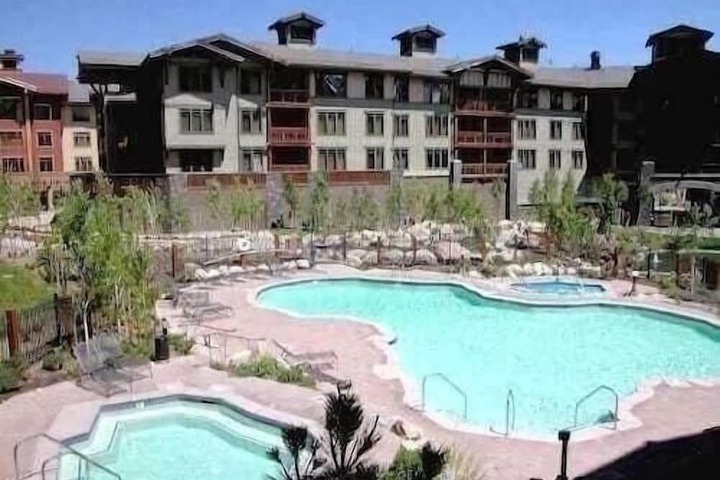 Village 2230 White Mountain Lodge