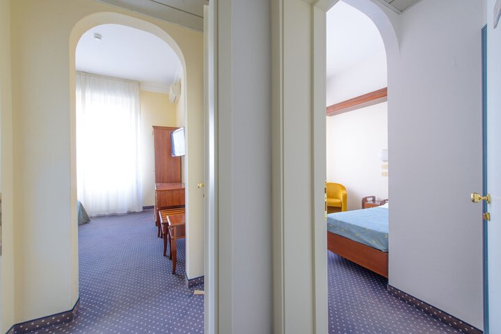 Room 13 of 70