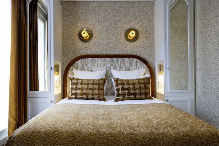 Room 28 of 64