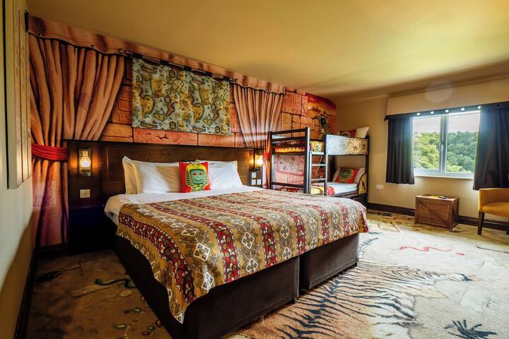 Room 34 of 83