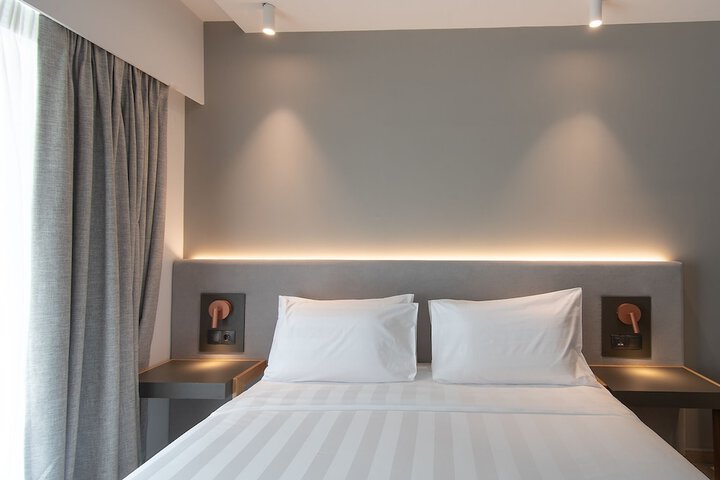 Room 34 of 106