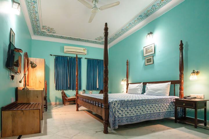 Room 20 of 76