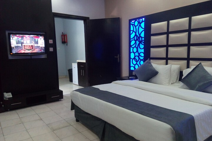 Room 10 of 165
