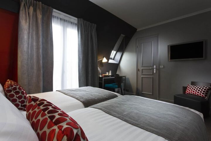 Room 5 of 33