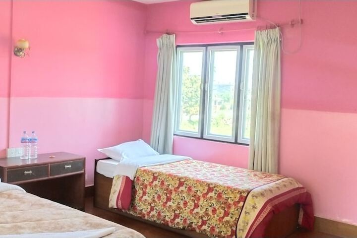 Room 4 of 37