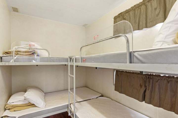 Room 16 of 131