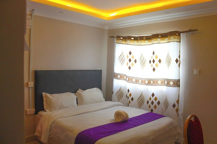 Room 2 of 40