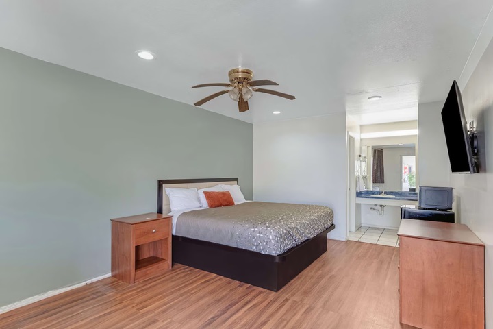 Room 2 of 15