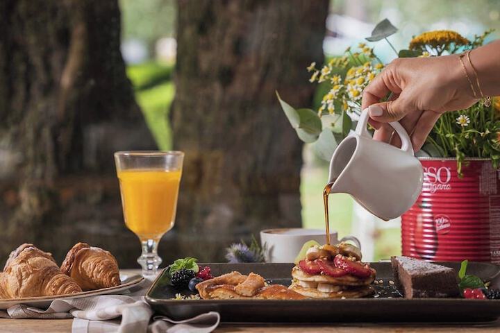 Breakfast/Coffee Service 25 of 37