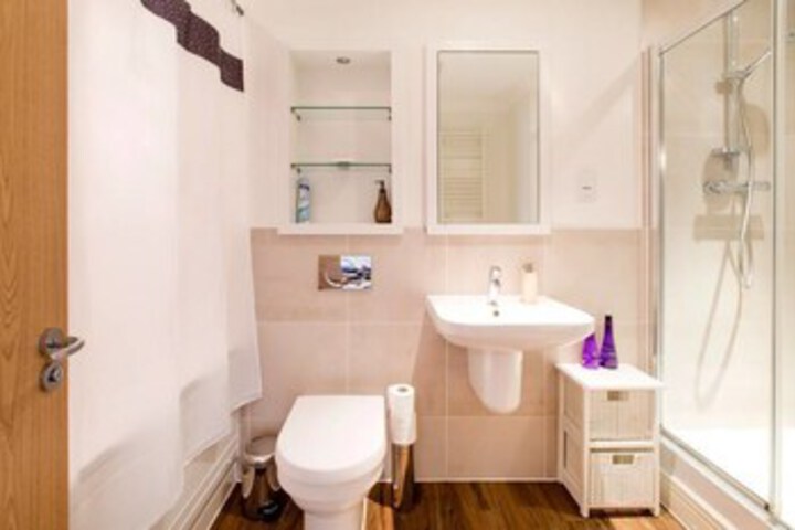 Room 5 of 20
