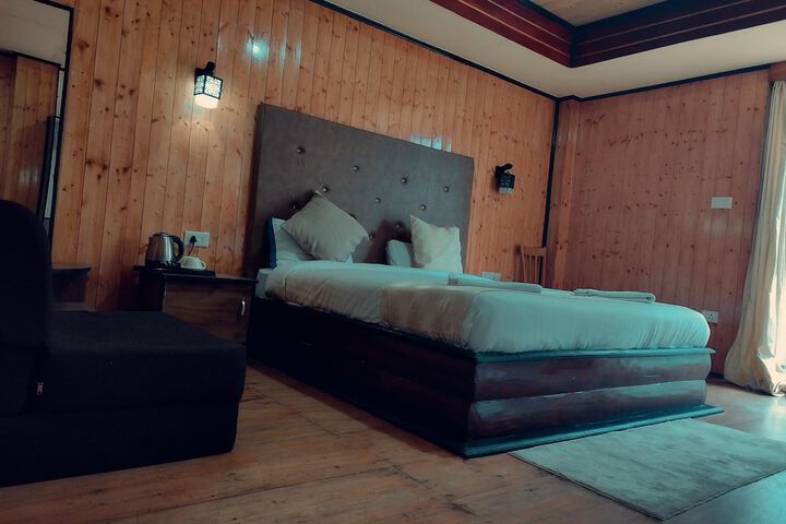 Room 44 of 46