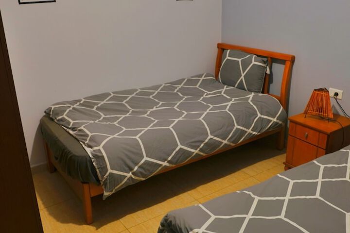 Room 17 of 76