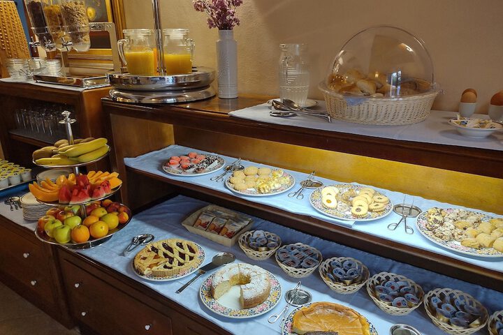 Breakfast/Coffee Service 55 of 73
