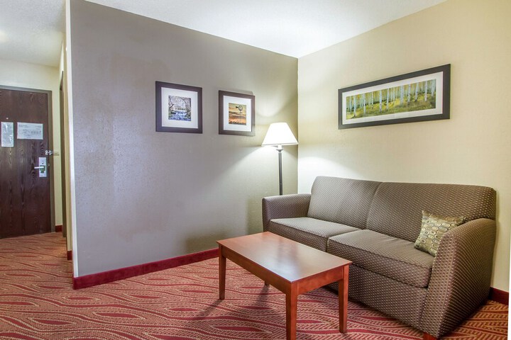 Room 3 of 40