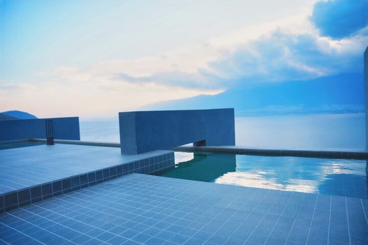 Pool 105 of 169