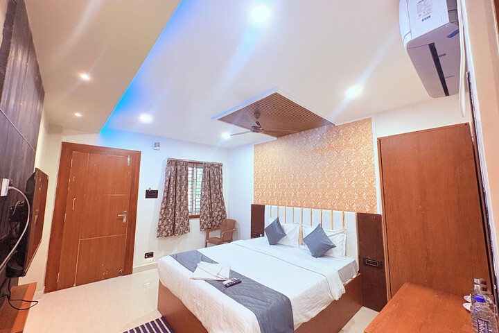 Room 11 of 27