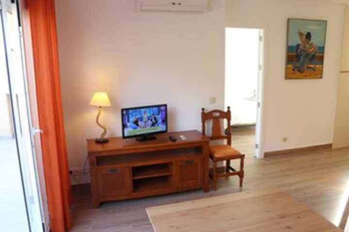Room 6 of 18
