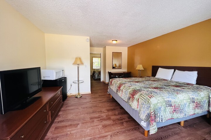 Room 8 of 26