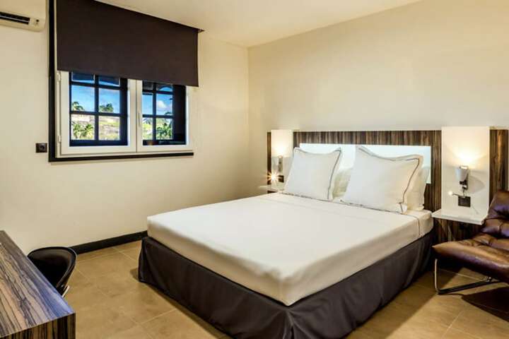 Room 10 of 31