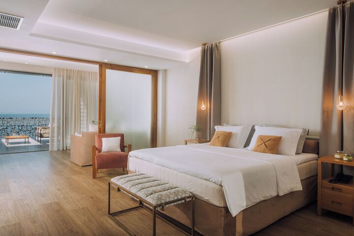 Room 52 of 163