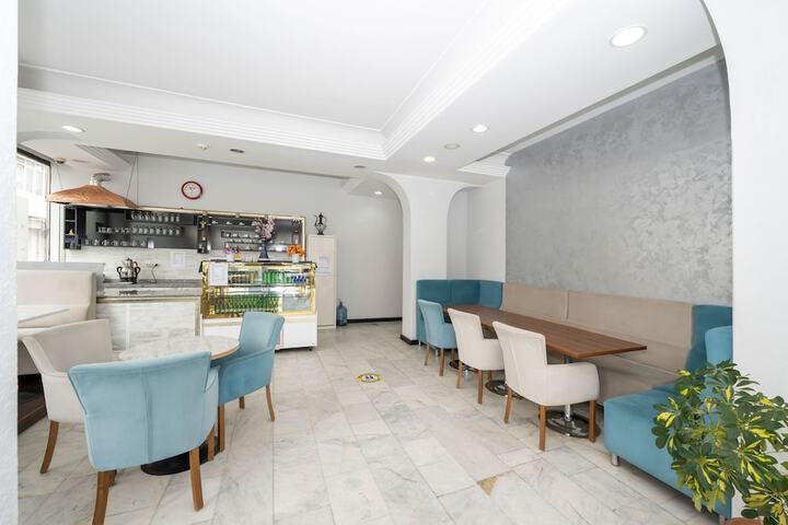 Guest Lobby
