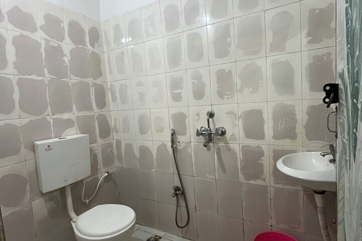 Room 18 of 21
