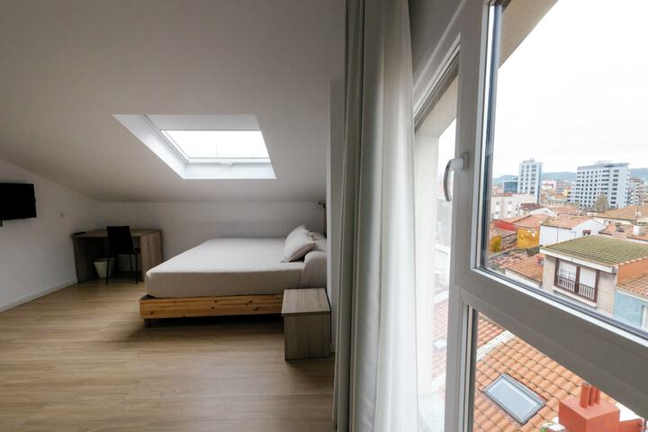 Room 4 of 13