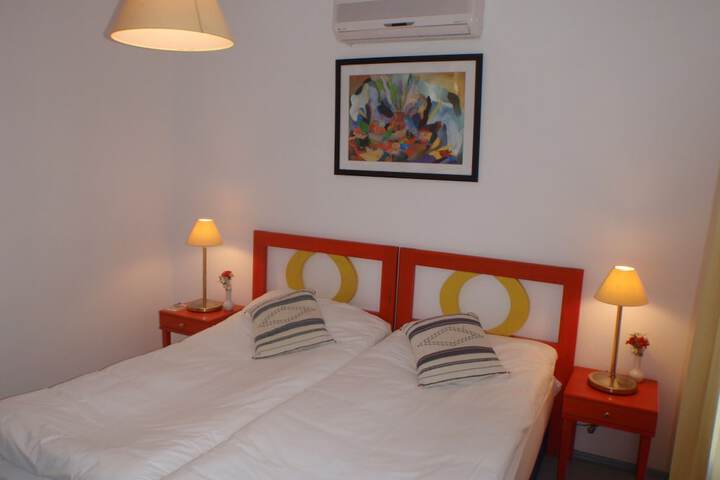 Room 8 of 144