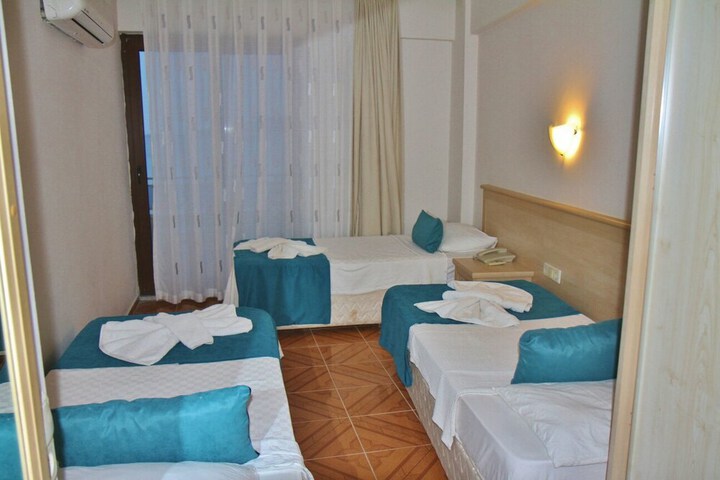 Room 3 of 16