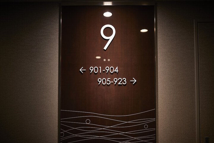 Ballroom/Hall 19 of 25