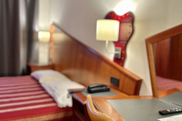 Room 8 of 41