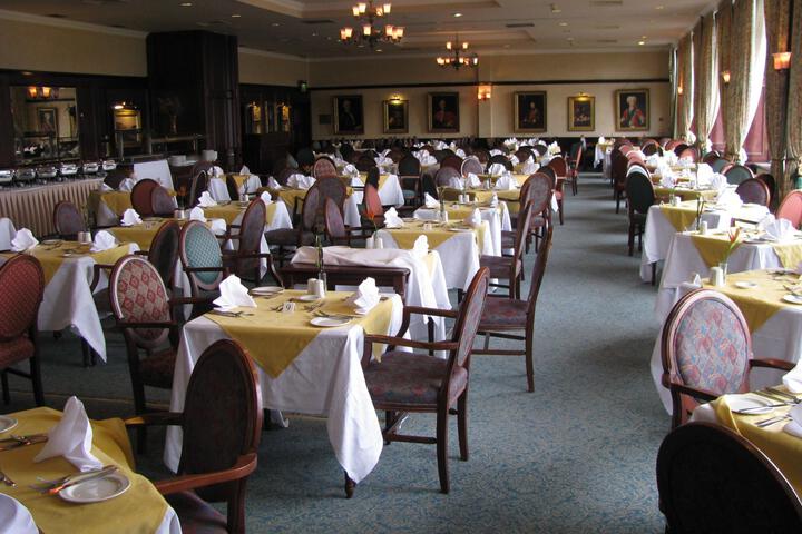 Dining 8 of 10