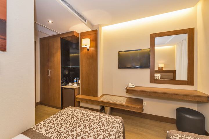 Room 36 of 60