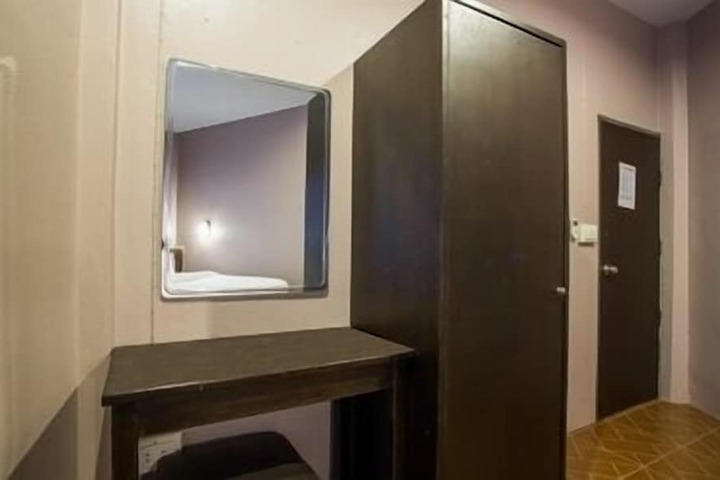 Room 26 of 49