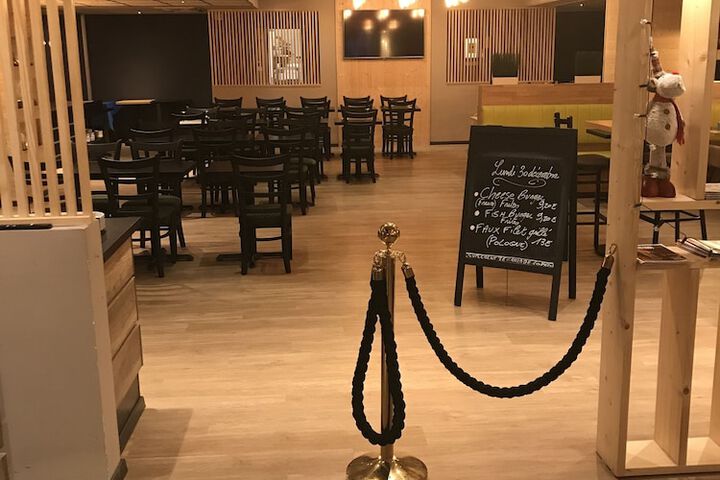 Entrance & Lobby