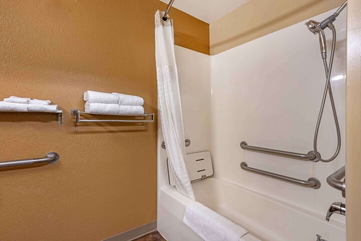 Studio Accessible Queen Size Bed (1 of 10)