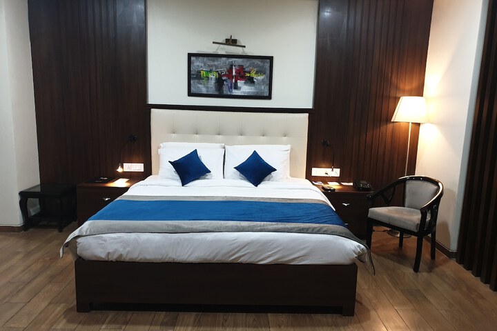 Room 6 of 52