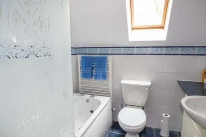 Room 7 of 10