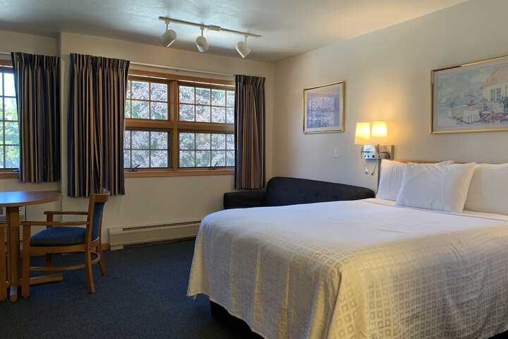 Room 6 of 14