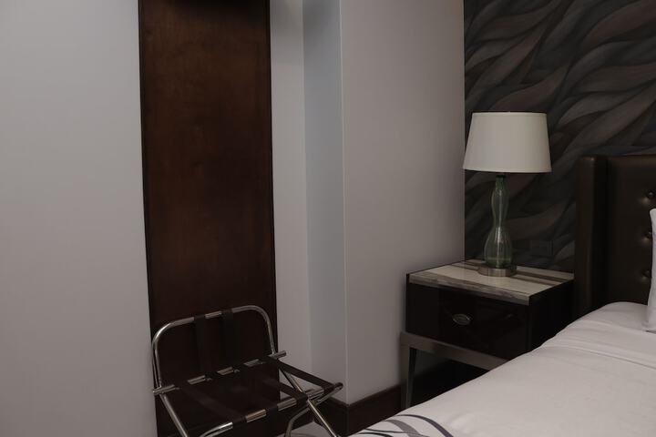 Room 6 of 37