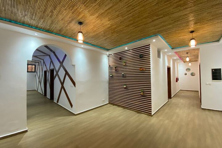 Room 16 of 27