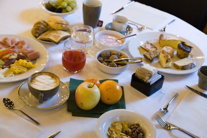 Breakfast/Coffee Service 52 of 118