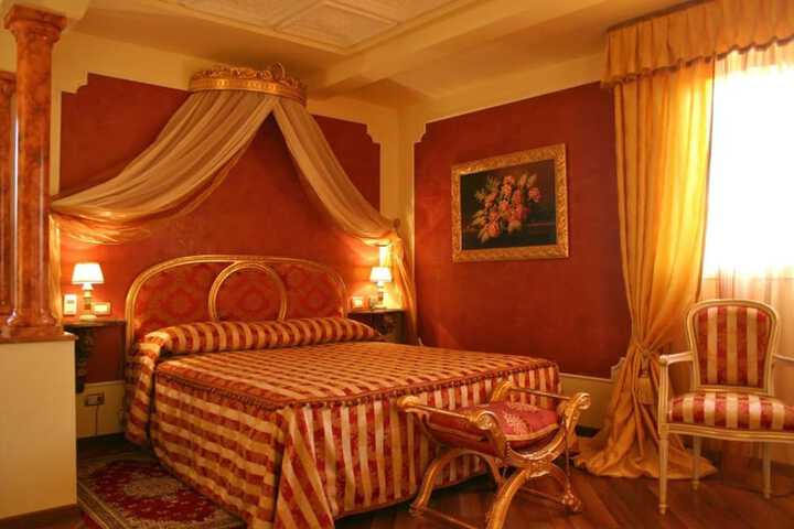 Room 7 of 31