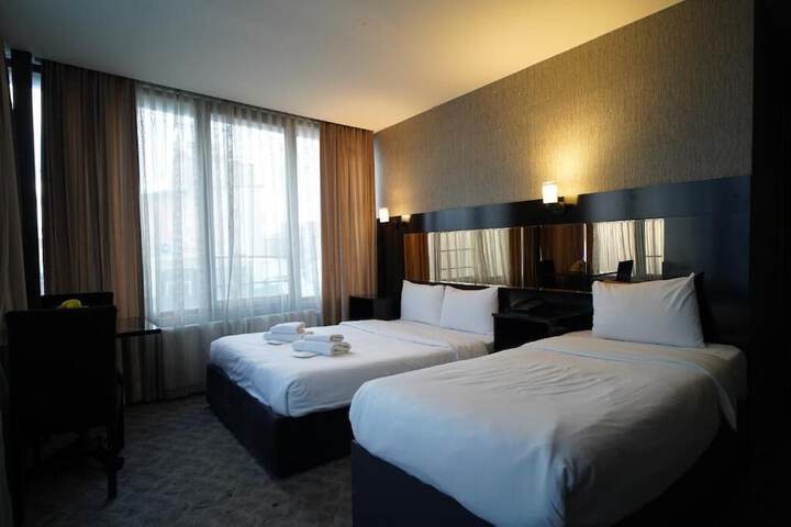Room 9 of 36