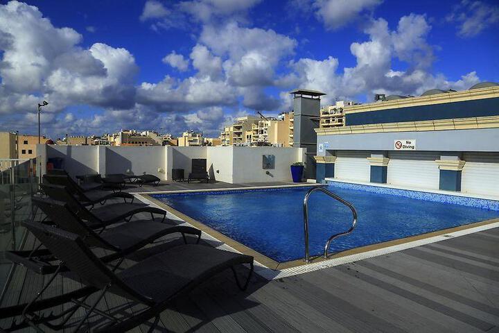 Sliema Tigne Suites